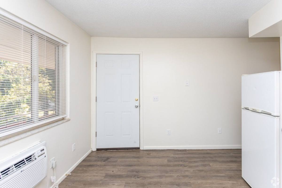 The Vue at 214, 214 Napoleon Rd #24-A, Bowling Green, OH 43402 - Apartment for Rent - Image 4