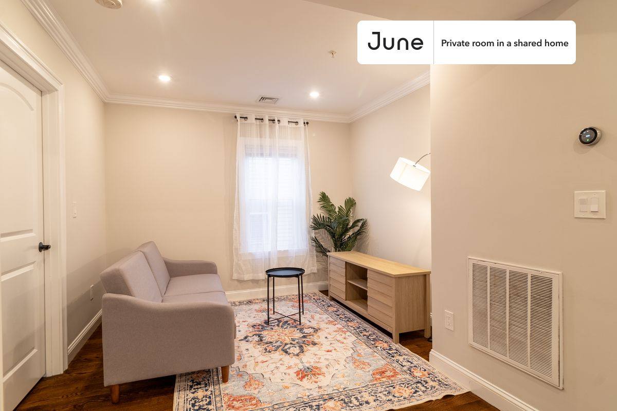 Apartment for rent at 17 Kenneson, Somerville, MA 02145