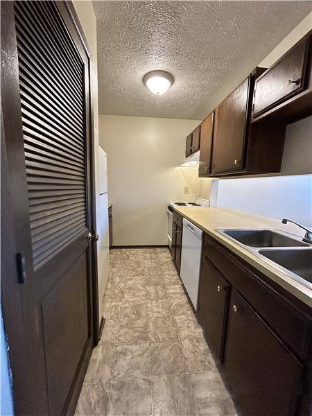 Apartment for rent at 623 Lovers Lane #B-5, Steubenville, OH 43952