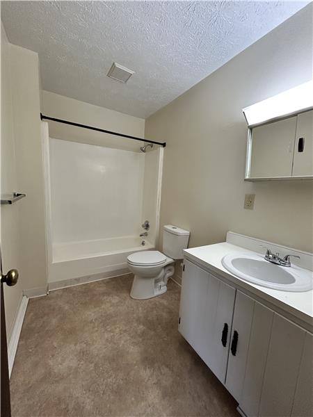 Apartment for rent at 623 Lovers Lane #B-5, Steubenville, OH 43952