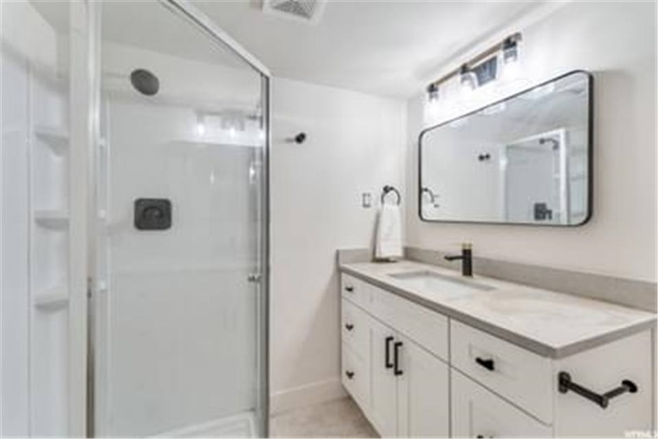 Apartment for rent at 1548 E Kings Row Dr, Salt Lake City, UT 84117