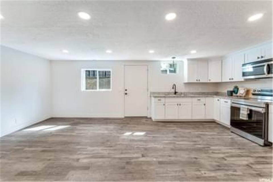 Apartment for rent at 1548 E Kings Row Dr, Salt Lake City, UT 84117