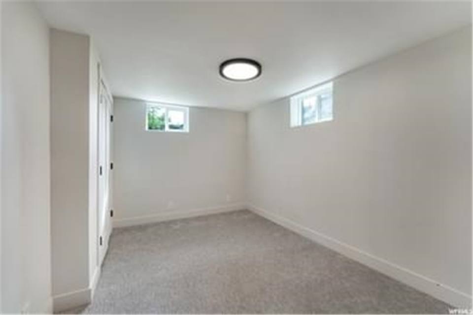 Apartment for rent at 1548 E Kings Row Dr, Salt Lake City, UT 84117