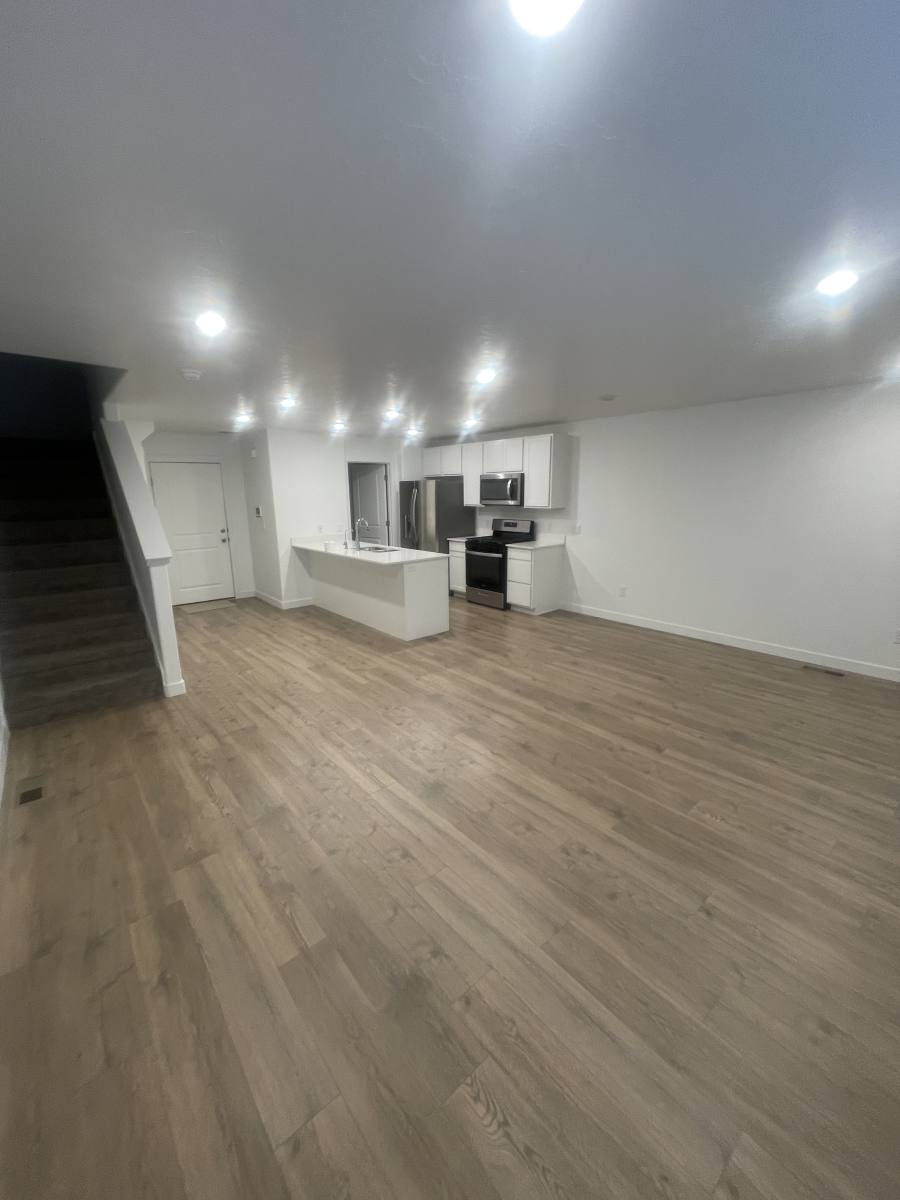 Townhouse for rent at 967 E Drifter Lane, Saratoga Springs, UT 84045
