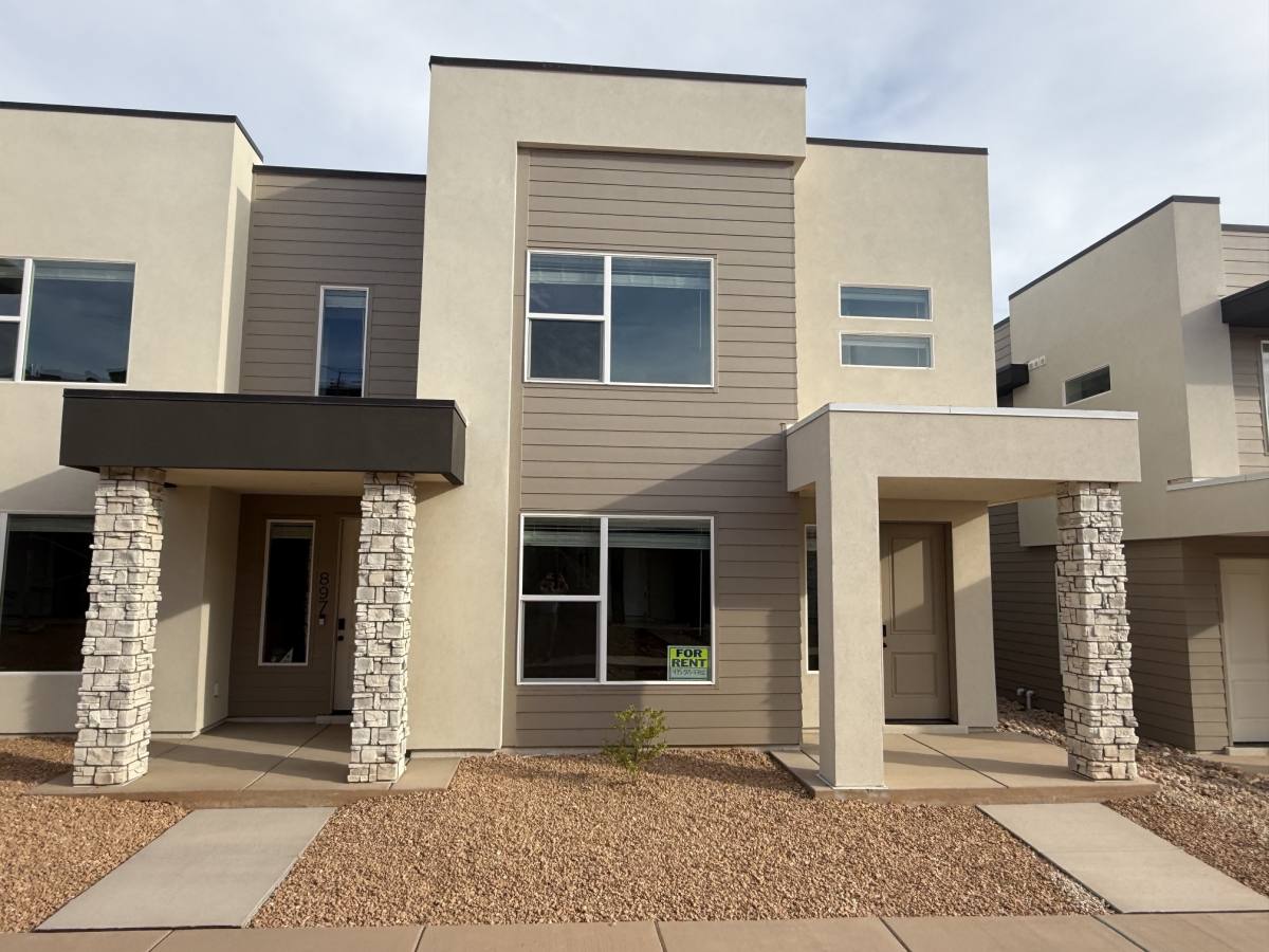 Townhouse for rent at 893 W Bright Ridge Cove, Saint George, UT 84790