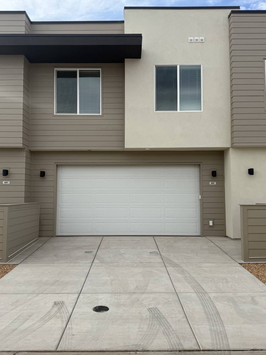 Townhouse for rent at 893 W Bright Ridge Cove, Saint George, UT 84790