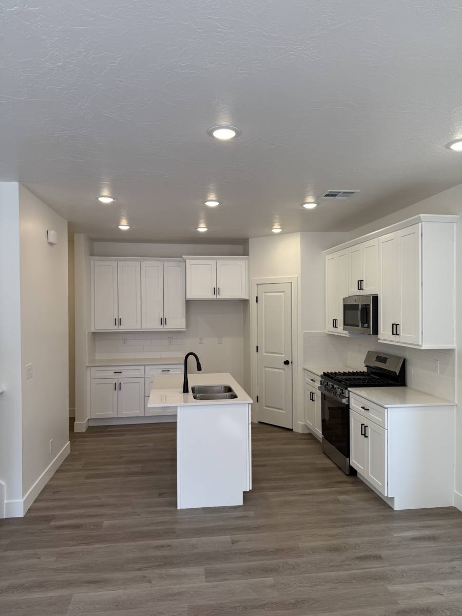 Townhouse for rent at 893 W Bright Ridge Cove, Saint George, UT 84790