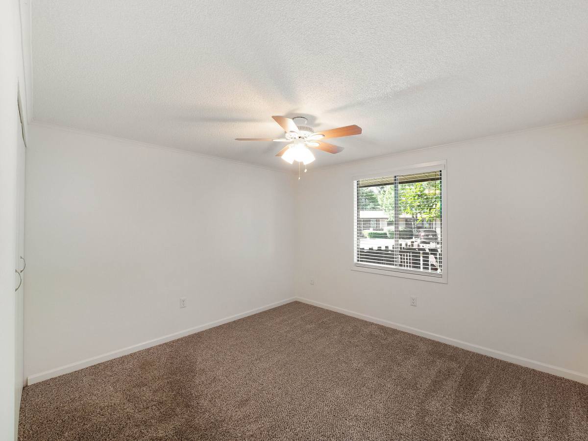 Apartment for rent at The Flats at Lakeshore, 1000 Lakeshore Dr, Fort Oglethorpe, GA 30742