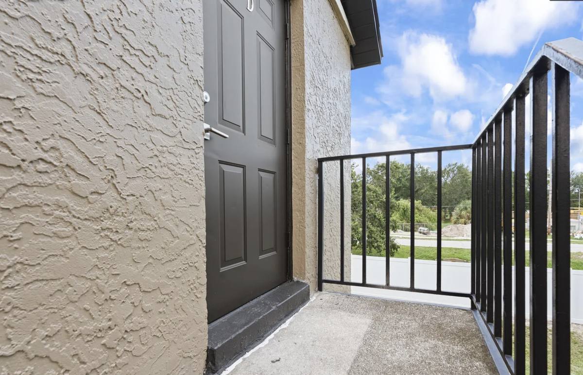 Apartment for rent at 3215 W Swann Ave, Tampa, FL 33611