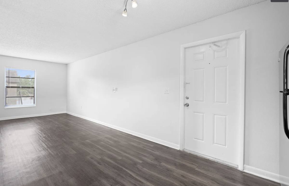 Apartment for rent at 3215 W Swann Ave, Tampa, FL 33611