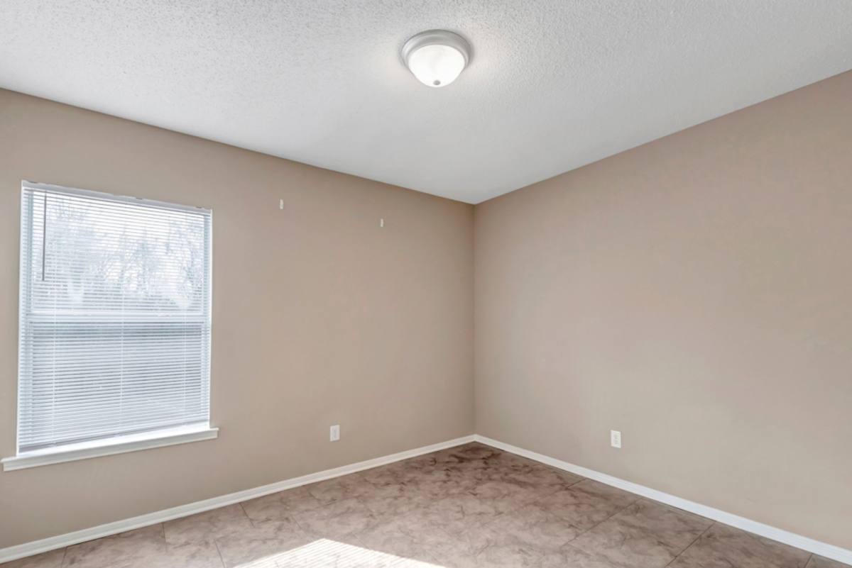 Apartment for rent at 615 Locke Six Rd, Killen, AL 35645