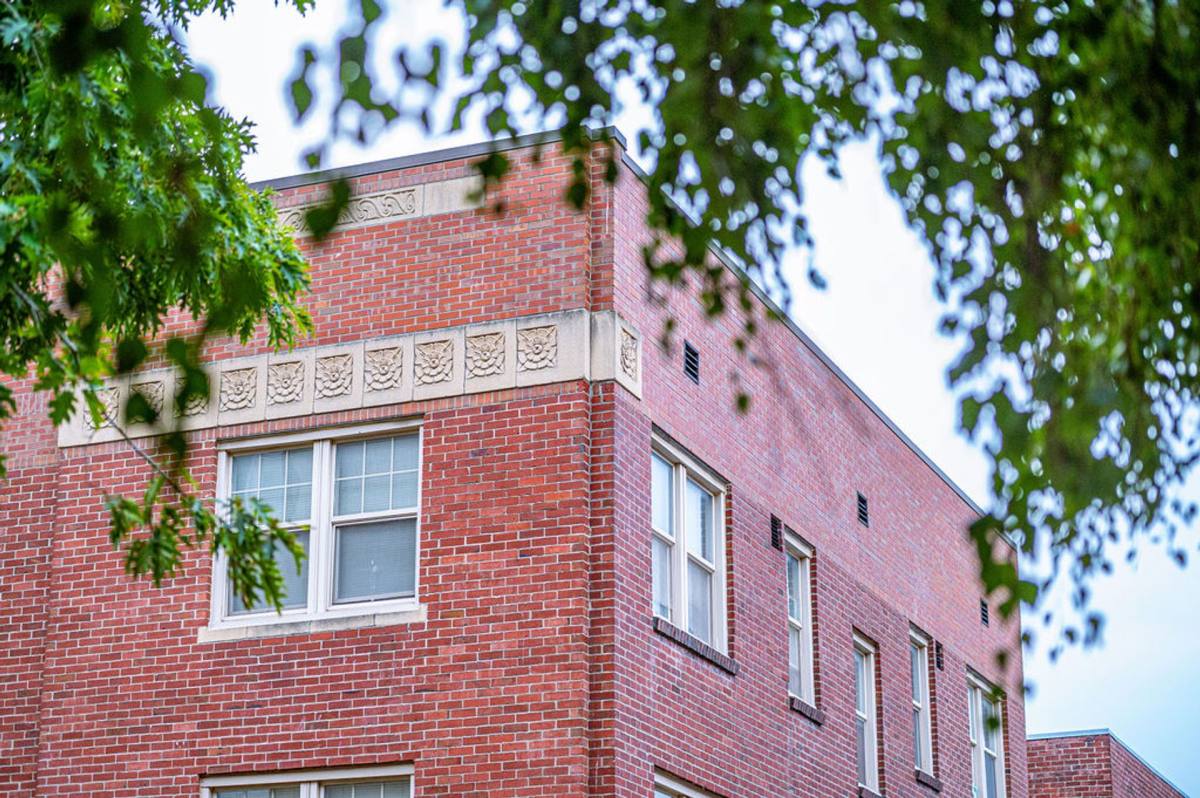 Apartment for rent at 633 4th Ave W, Seattle, WA 98119