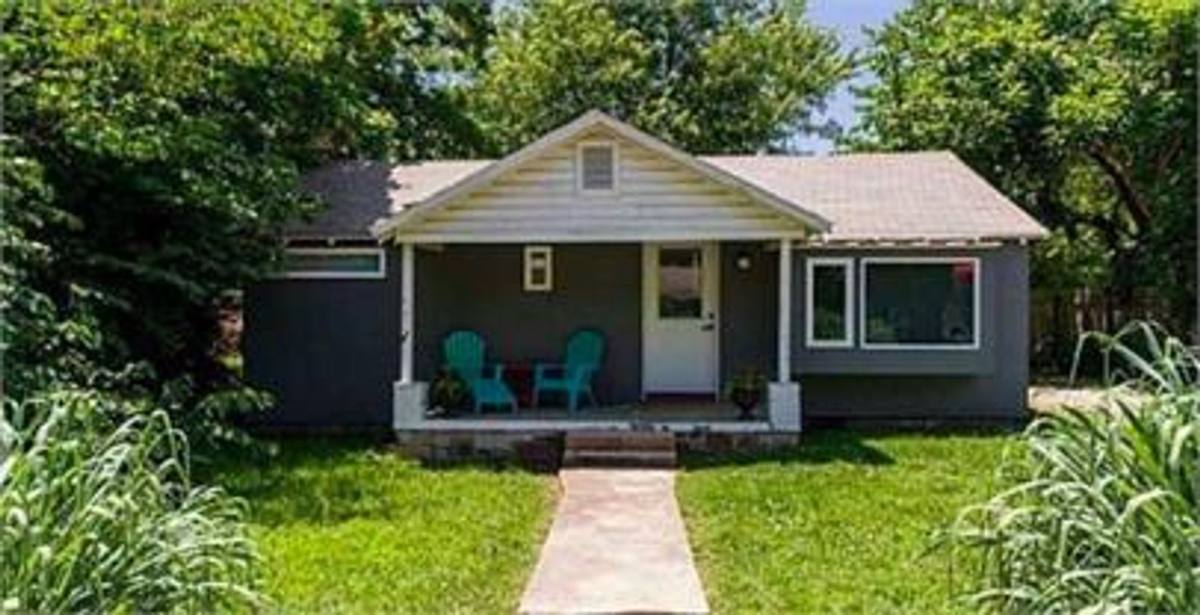 House for rent at 1321 S Washington Ave, Fayetteville, AR 72701