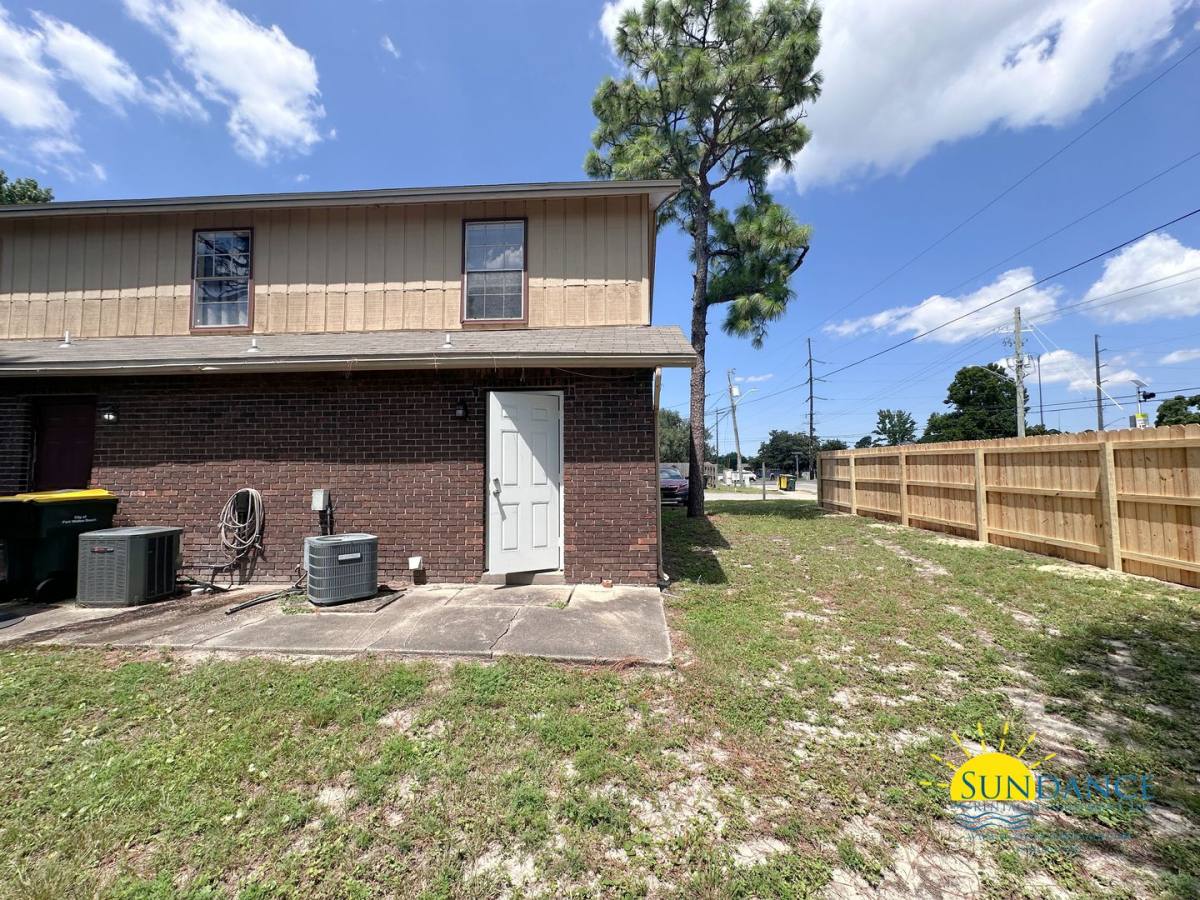 Townhouse for rent at 44 Wright Parkway, NW Building A, Fort Walton Beach, FL 32548