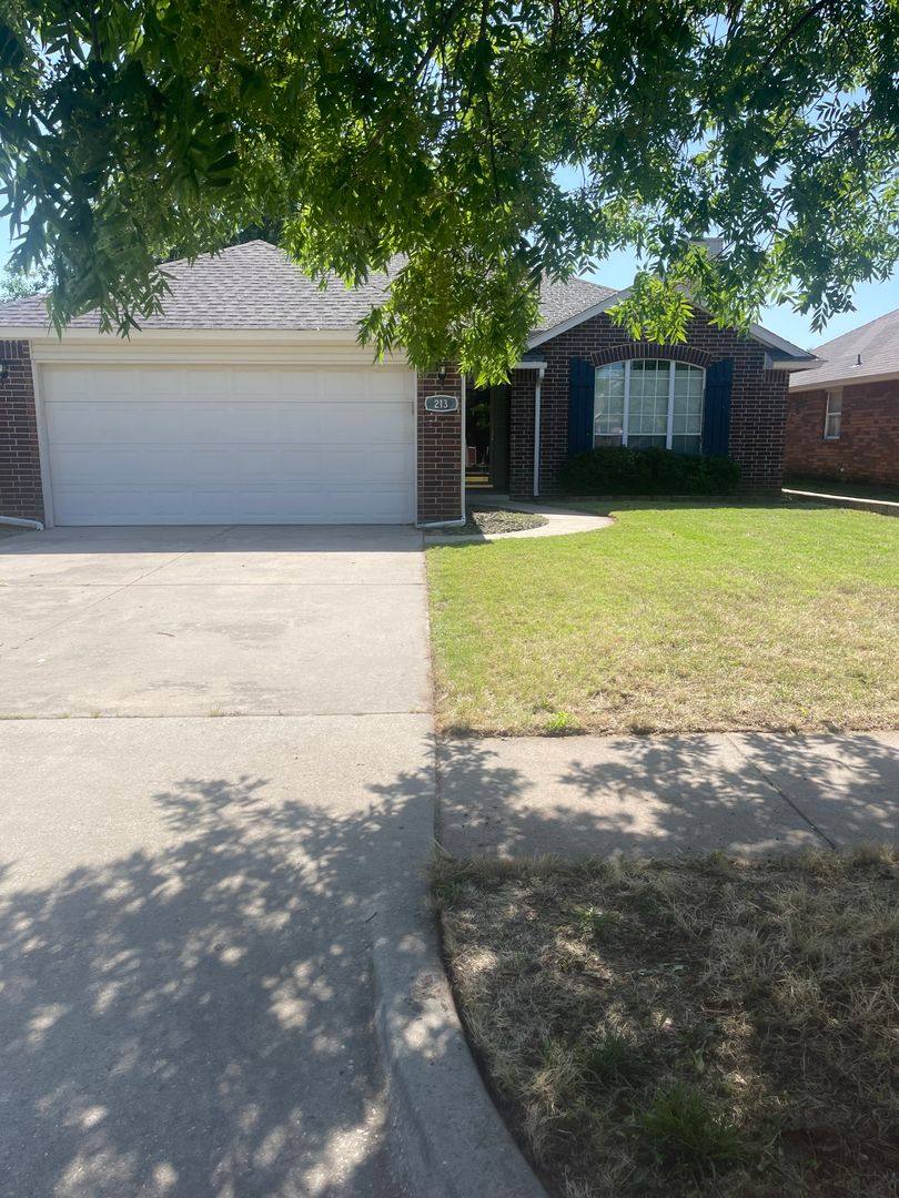 House for rent at 213 Pinafore Dr, Norman, OK 73072