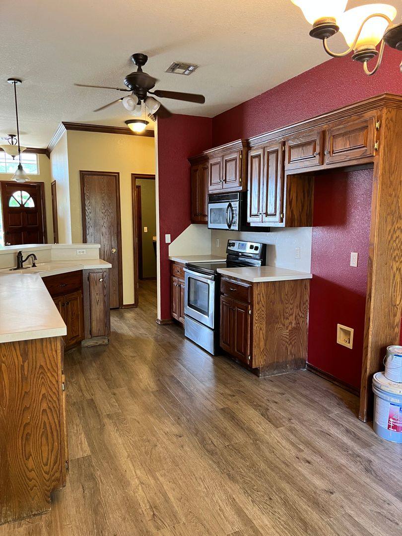 House for rent at 213 Pinafore Dr, Norman, OK 73072