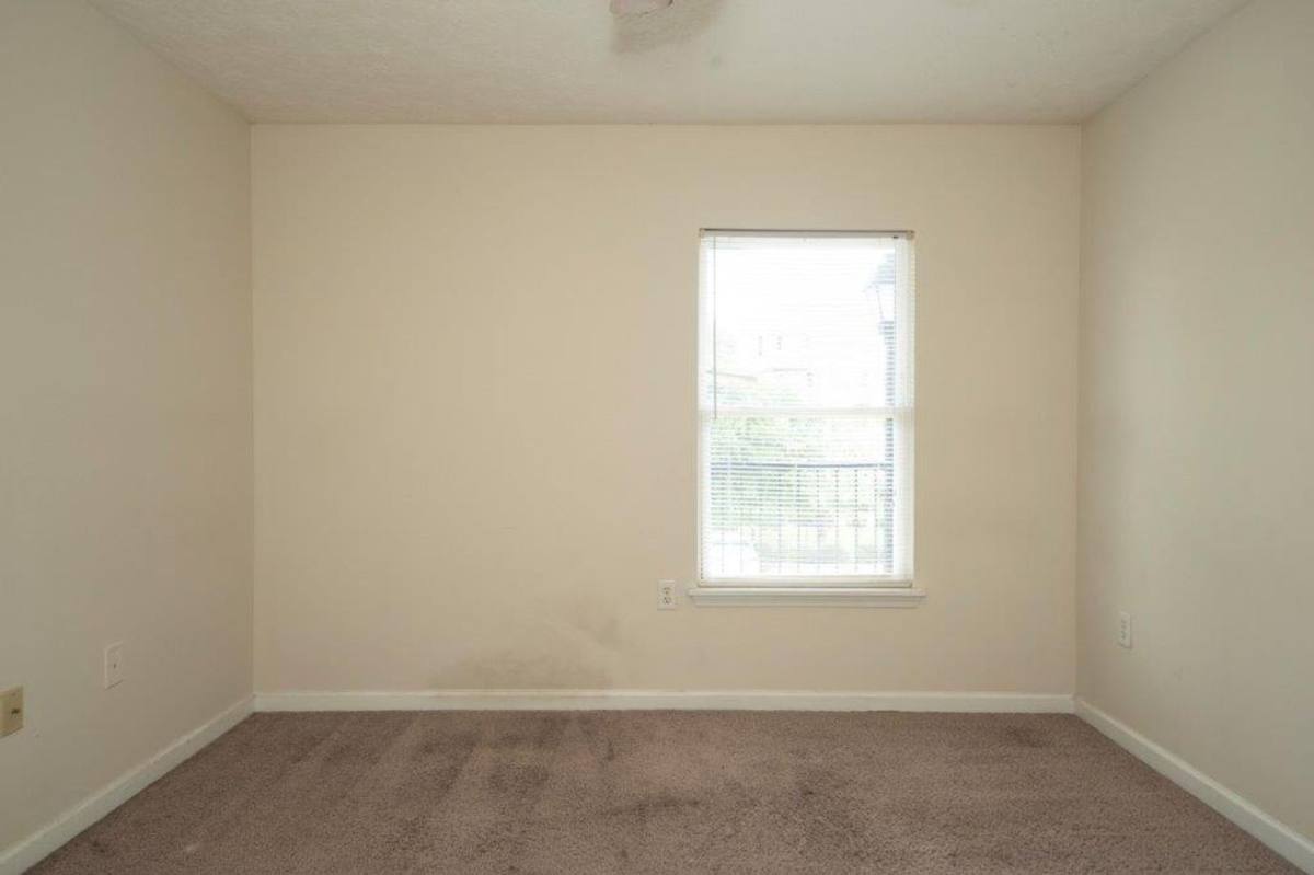 Apartment for rent at 623 W Glenn Ave, Auburn, AL 36832