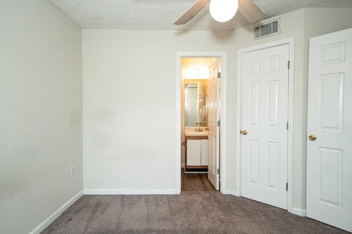Apartment for rent at 623 W Glenn Ave, Auburn, AL 36832