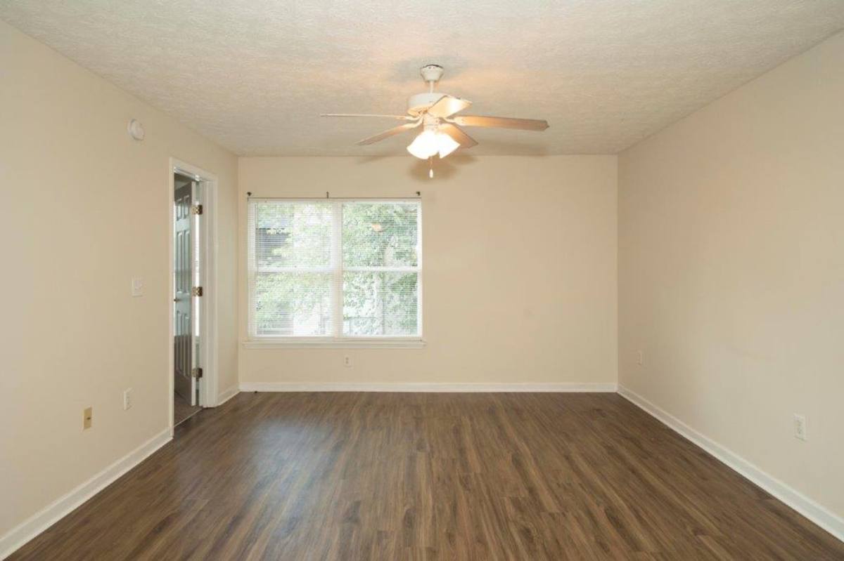 Apartment for rent at 623 W Glenn Ave, Auburn, AL 36832