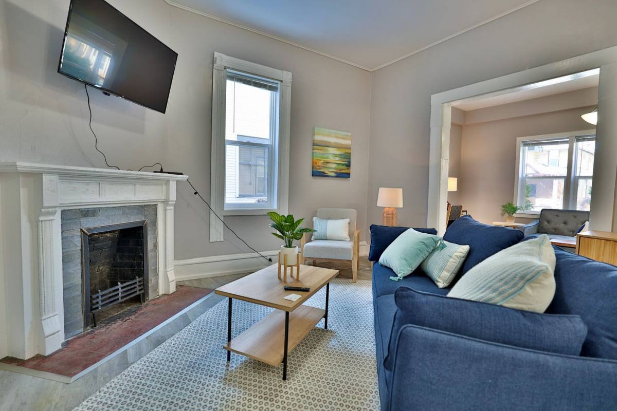 Apartment for rent at 2813-15 Garfield Ave So, Minneapolis, MN 55408