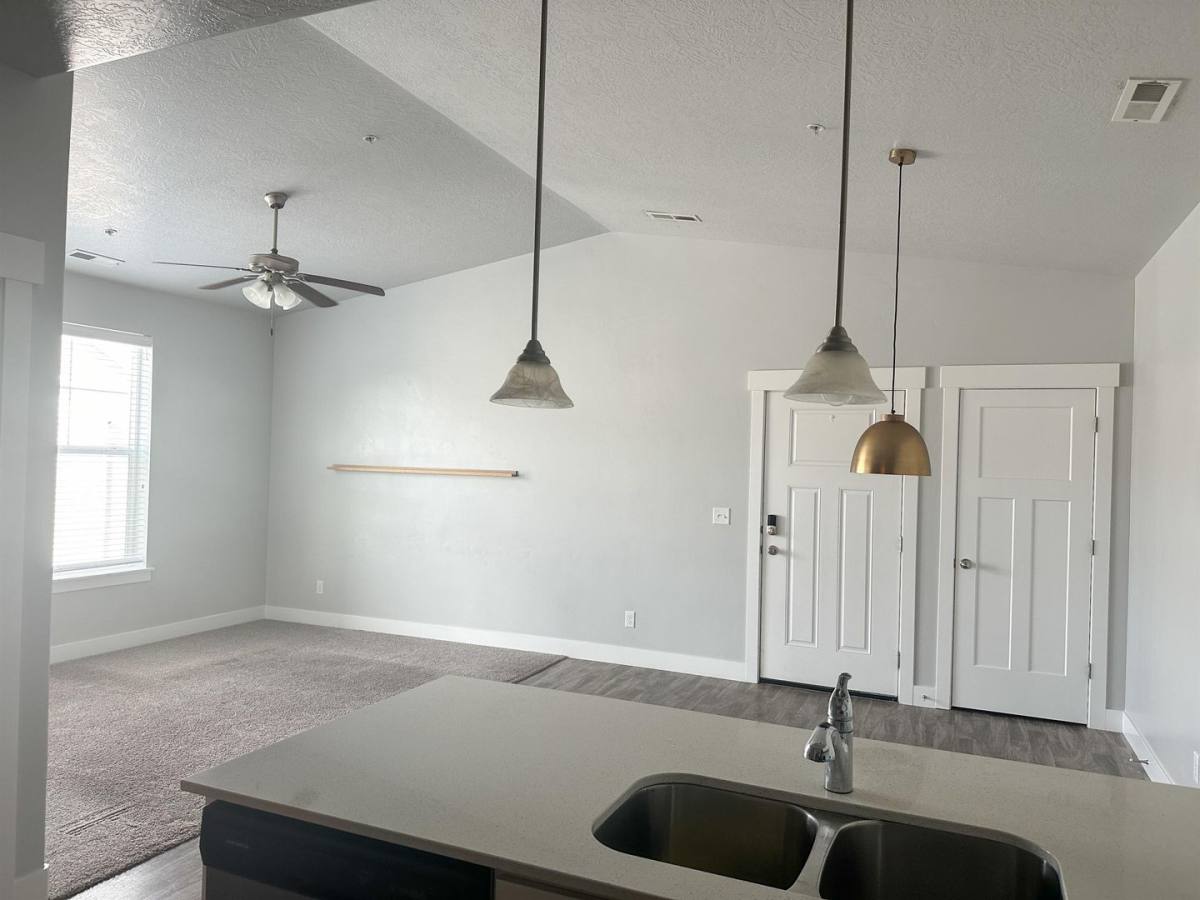 Condo for rent at 107 W Seasons Dr, Vineyard, UT 84059