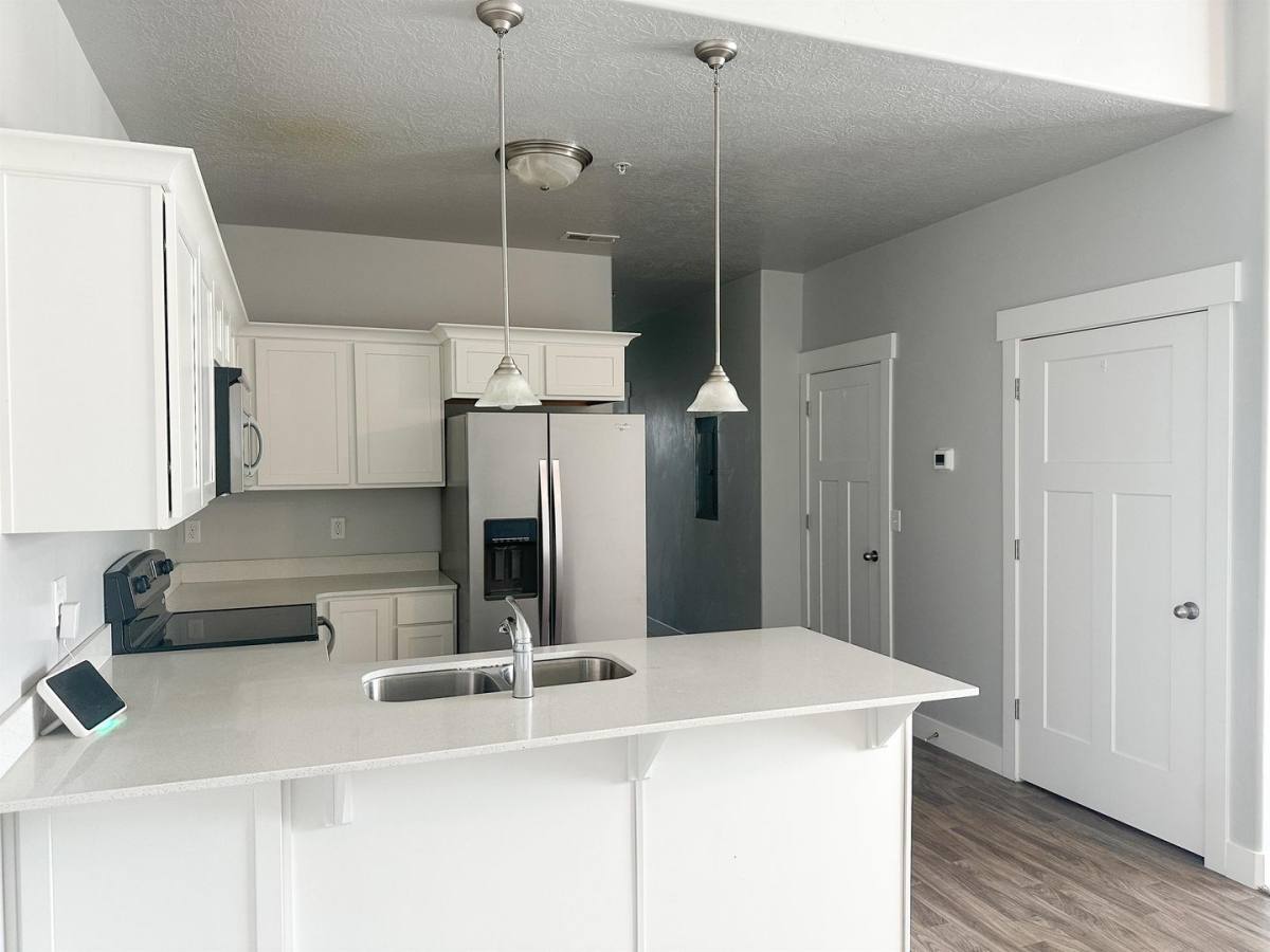 Condo for rent at 107 W Seasons Dr, Vineyard, UT 84059