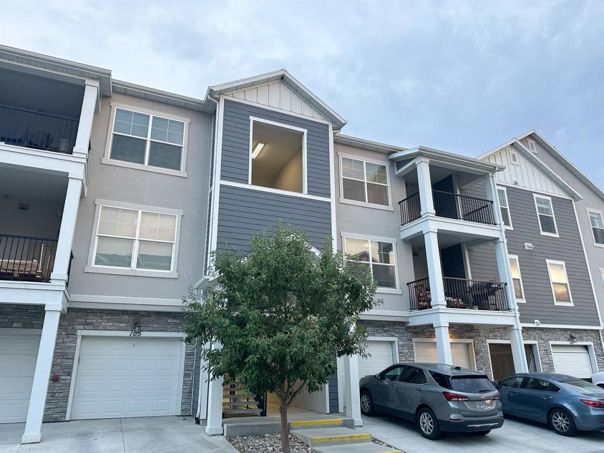 Condo for rent at 107 W Seasons Dr, Vineyard, UT 84059