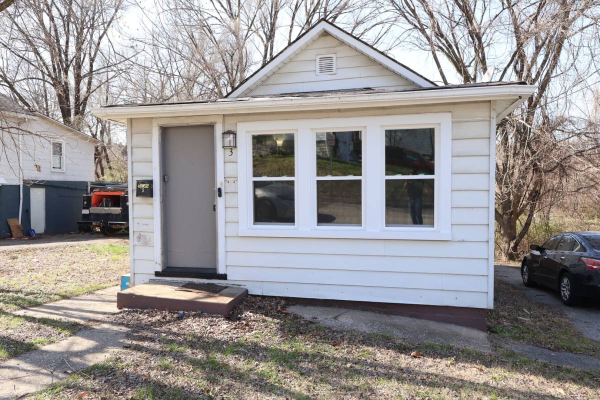 House for rent at 3 Pohlman Lane, Saint Louis, MO 63136