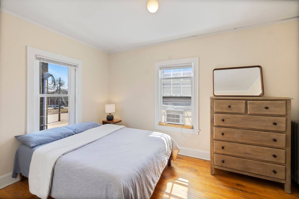 Apartment for rent at 201 27th St E, Minneapolis, MN 55408