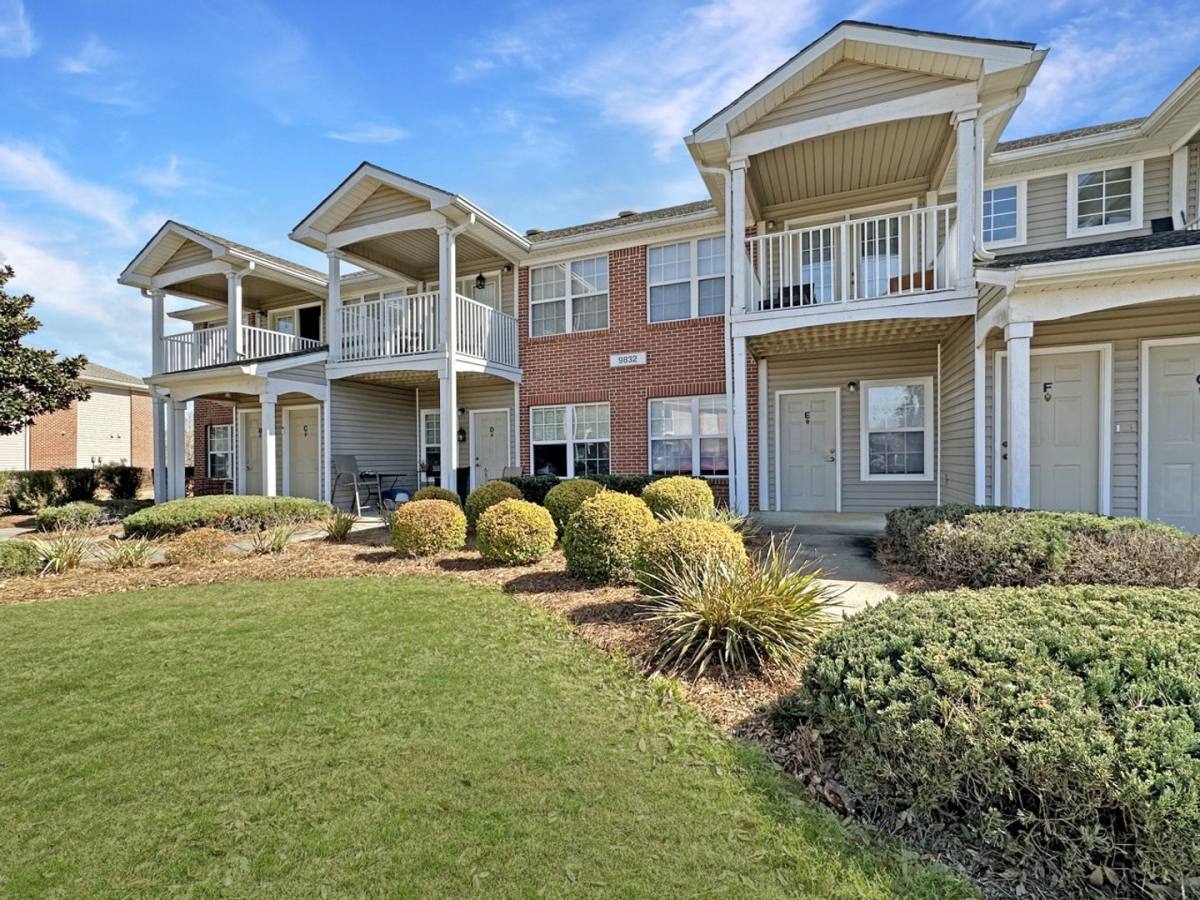 Apartment for rent at 19360 Chelsey Dr, Foley, AL 36535