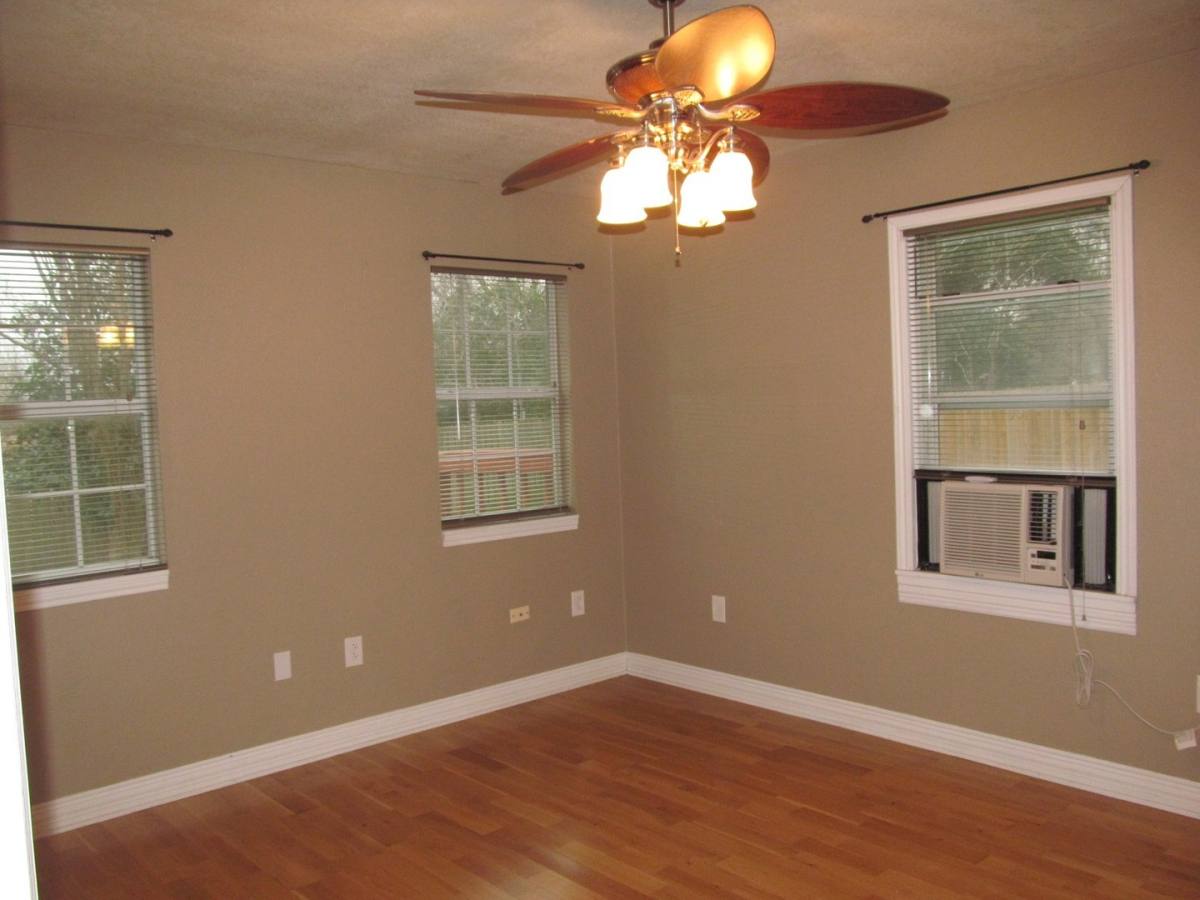 House for rent at 211 W 14th Ave, Belton, TX 76513