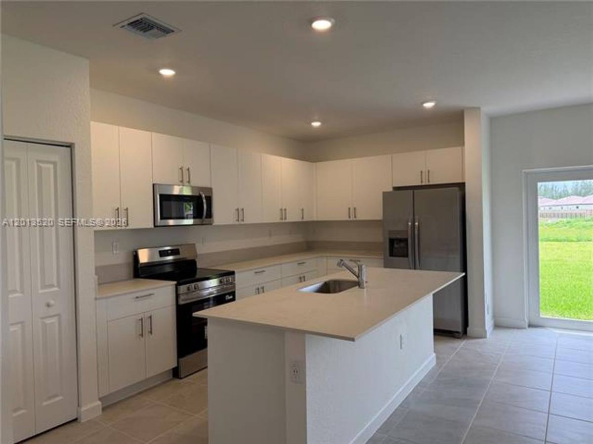 House for rent at 2384 SE 29th Dr, Homestead, FL 33035