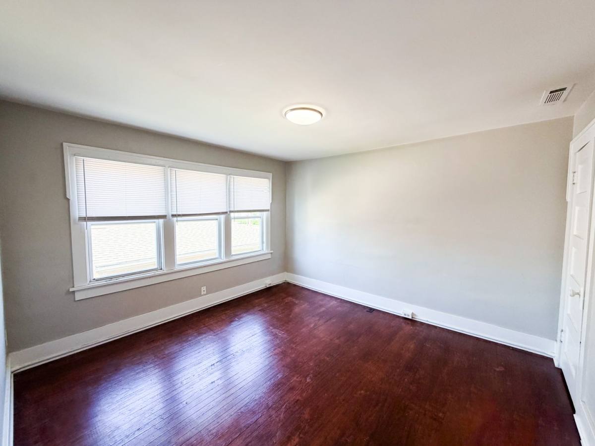 Townhouse for rent at 1337 N Waco, Wichita, KS 67203