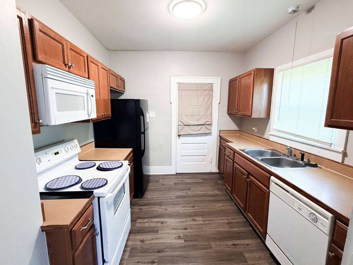 Townhouse for rent at 1337 N Waco, Wichita, KS 67203