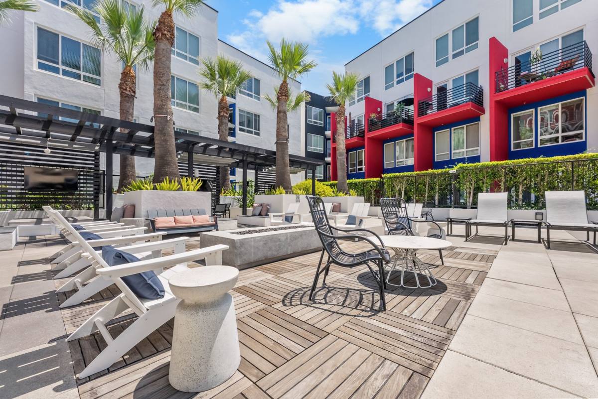 Apartment for rent at 138 N Beaudry Ave, Los Angeles, CA 90012