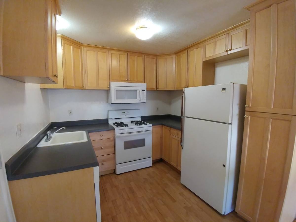 Apartment for rent at 2801 Shasta View, Redding, CA 96002