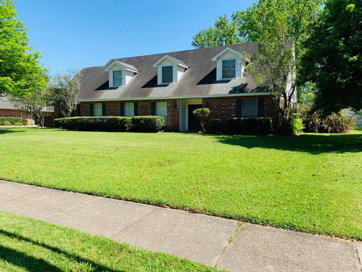 Apartment for rent at 866 W Lakeview Dr, Baton Rouge, LA 70810