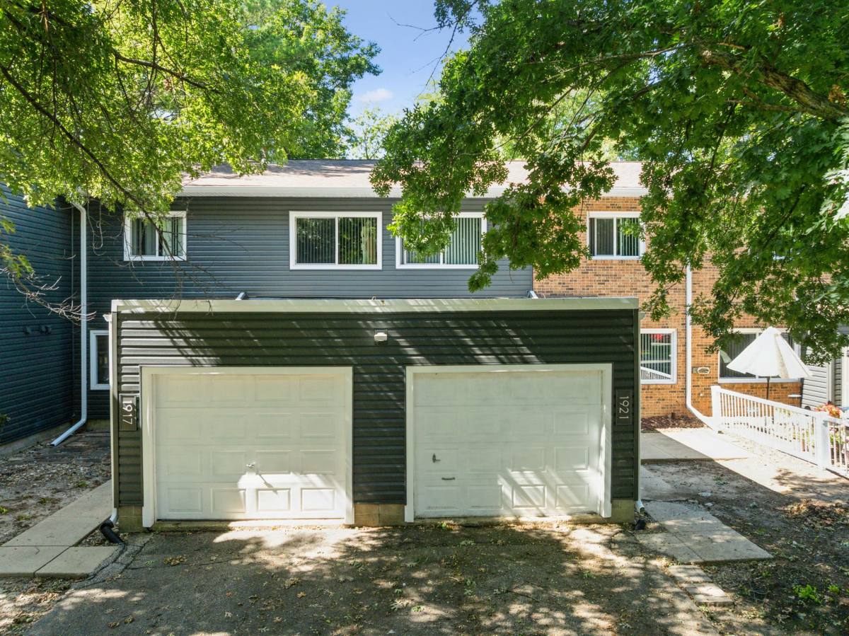 Condo for rent at 1867-1931 Pinehurst Court, Waterloo, IA 50701