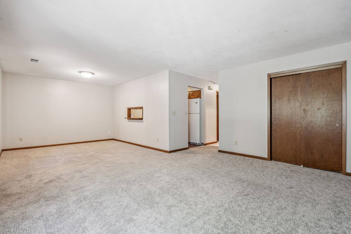 Condo for rent at 1867-1931 Pinehurst Court, Waterloo, IA 50701