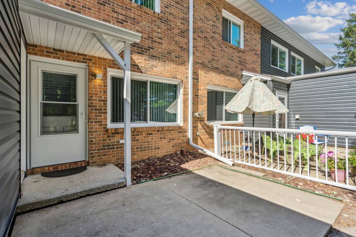 Condo for rent at 1867-1931 Pinehurst Court, Waterloo, IA 50701