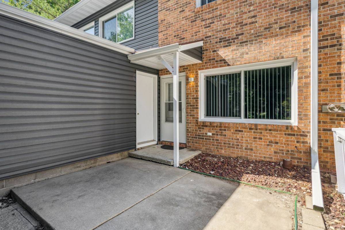 Condo for rent at 1867-1931 Pinehurst Court, Waterloo, IA 50701