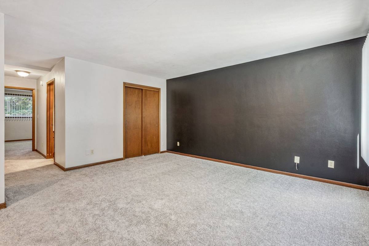 Condo for rent at 1867-1931 Pinehurst Court, Waterloo, IA 50701