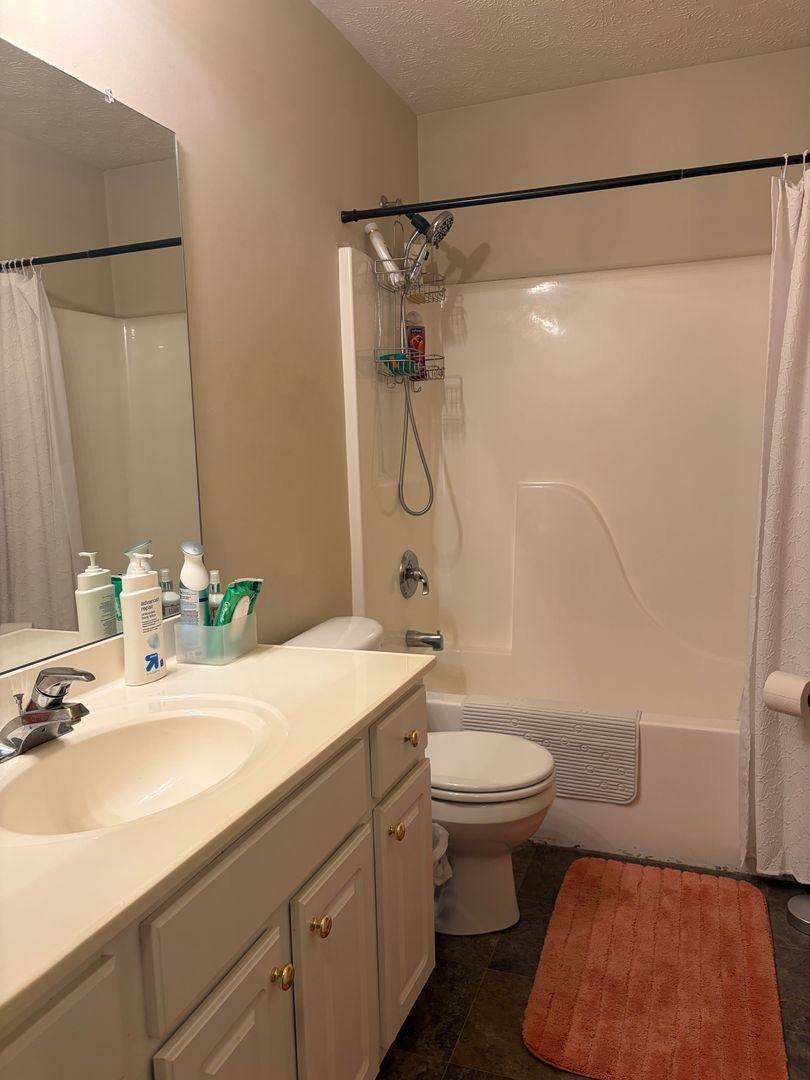 House for rent at 11709 S 27 St, Bellevue, NE 68123