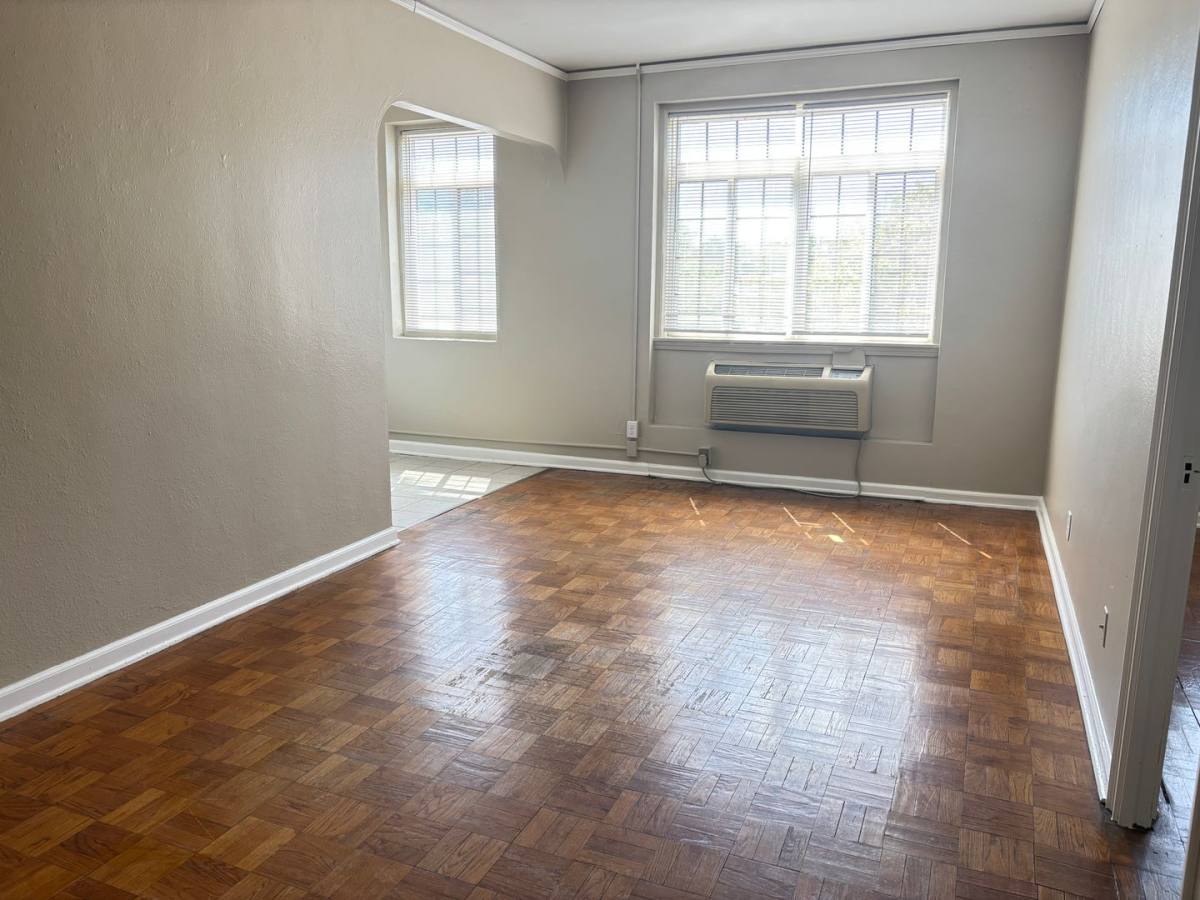 Apartment for rent at 733 W Wayne St, Fort Wayne, IN 46802