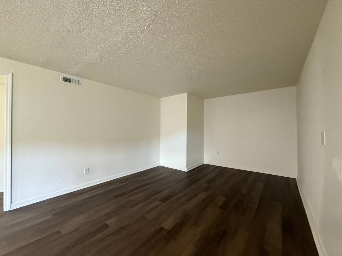 Apartment for rent at 1343-1347 Jackson Hollow Rd, Kingsport, TN 37663