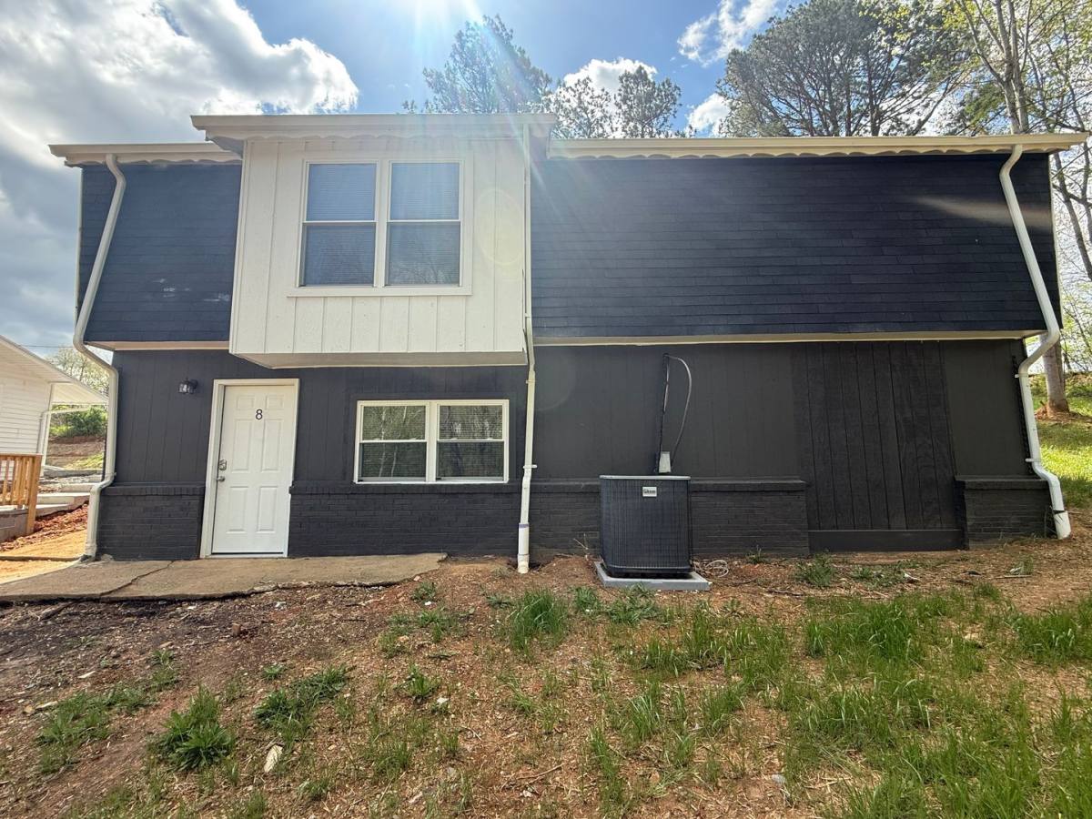 Apartment for rent at 1343-1347 Jackson Hollow Rd, Kingsport, TN 37663