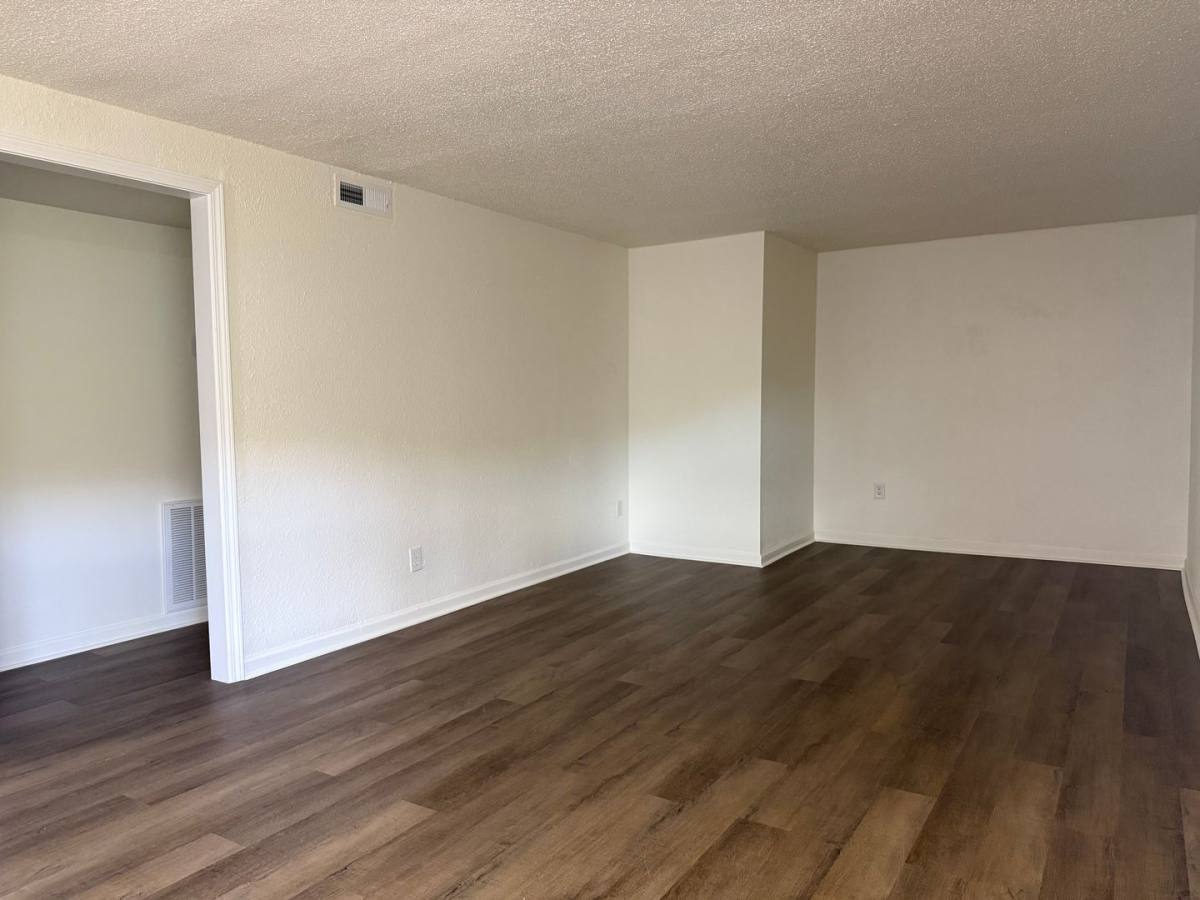 Apartment for rent at 1343-1347 Jackson Hollow Rd, Kingsport, TN 37663