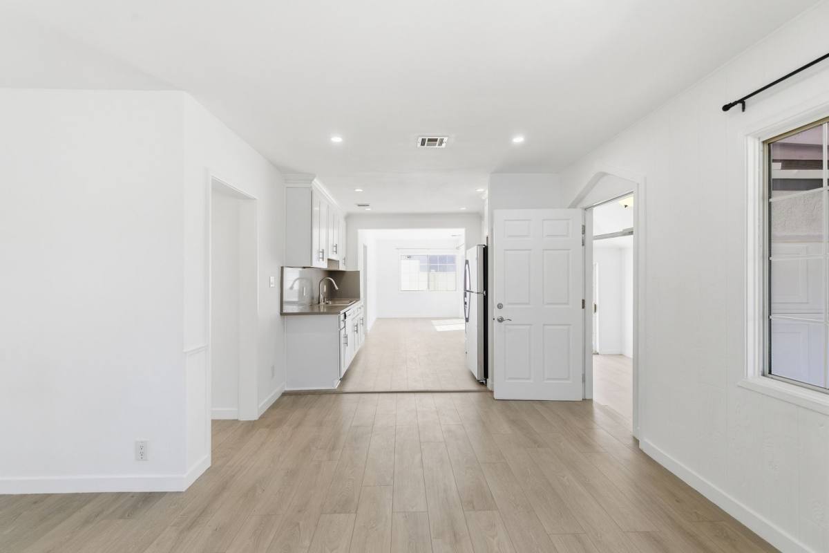 House for rent at 17418 Califa St, Encino, CA 91316