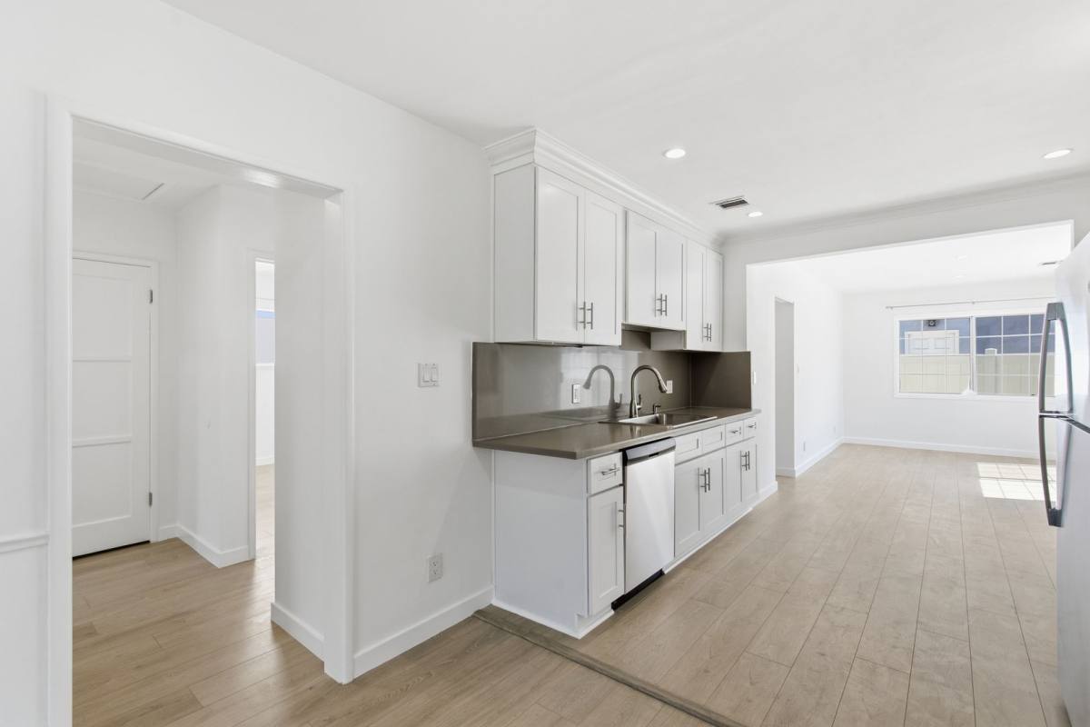 House for rent at 17418 Califa St, Encino, CA 91316