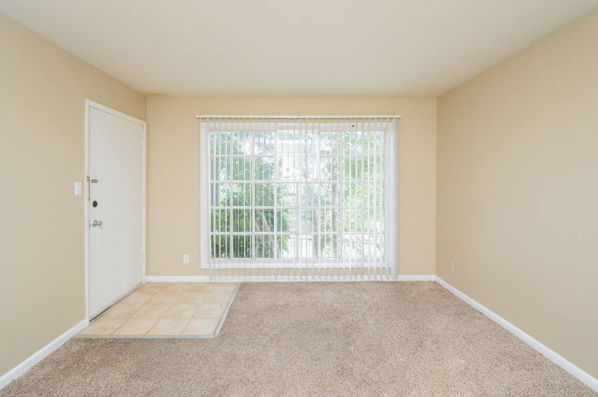 Apartment for rent at 1300 Altamont Way S, Birmingham, AL 35205